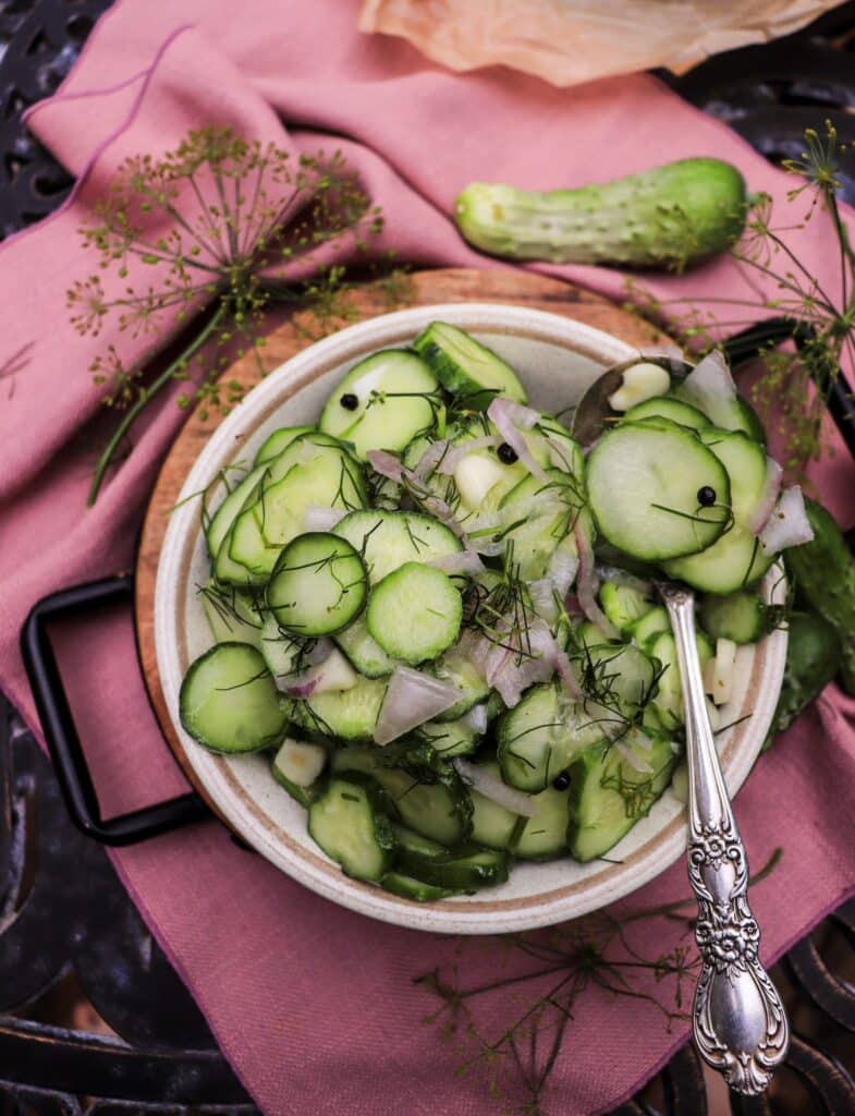 Quick Pickled Cucumbers with Dill and Garlic