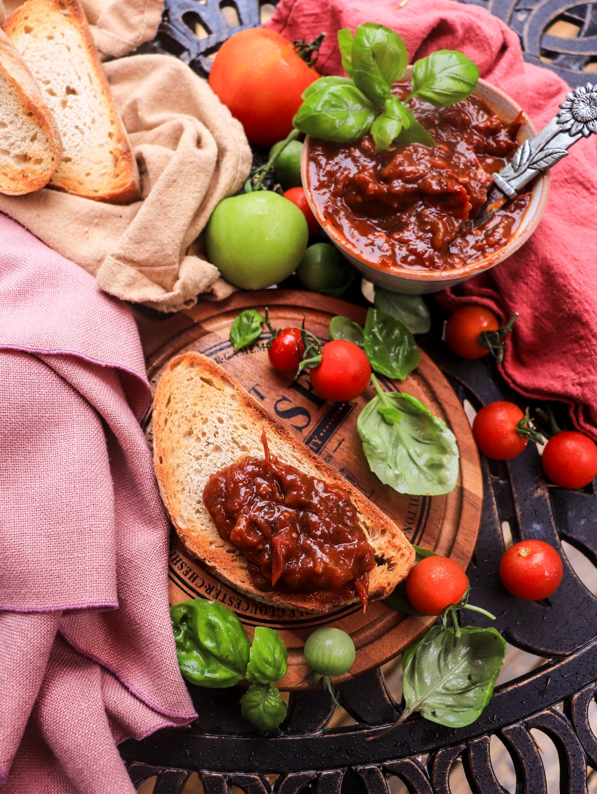 savoury tomato jam with balsamic and garlic