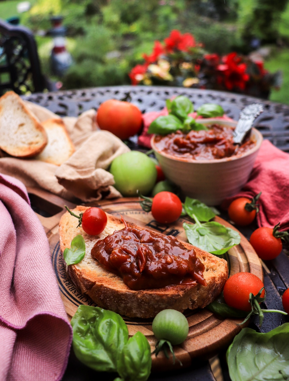 sweet and savoury tomato jam recipe with fresh tomatoes