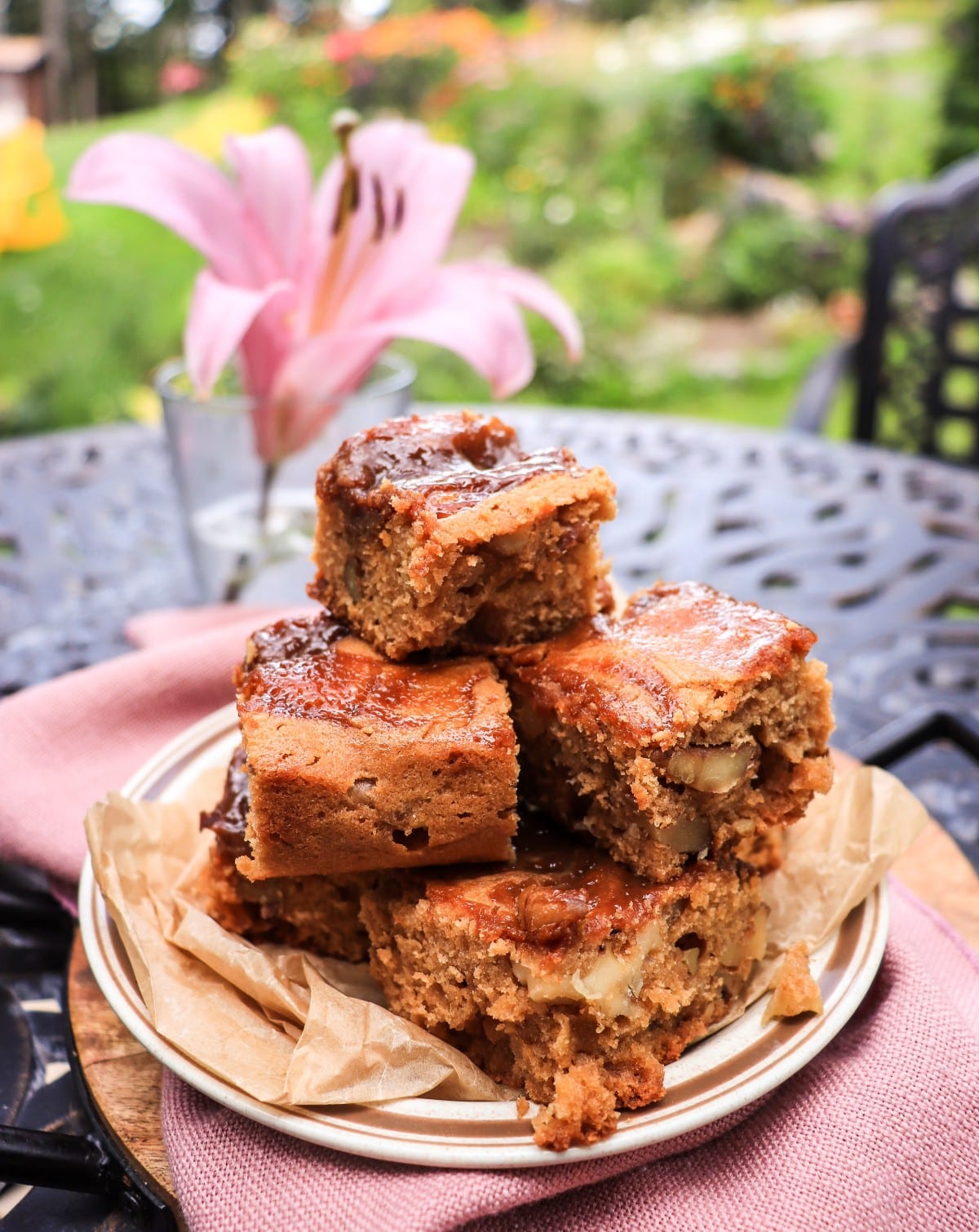 dulce de leche cake bars with walnuts