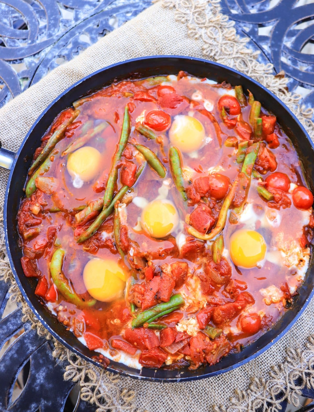how to make shakshuka with fresh tomatoes and green beans