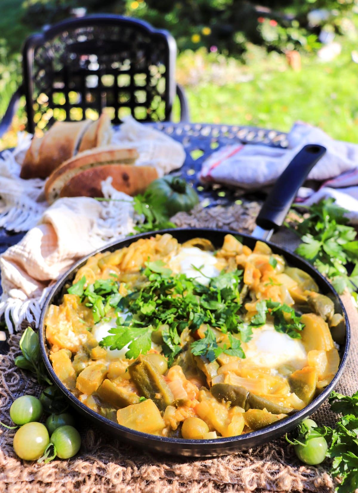 shakshuka recipe with green tomatoes and green peppers